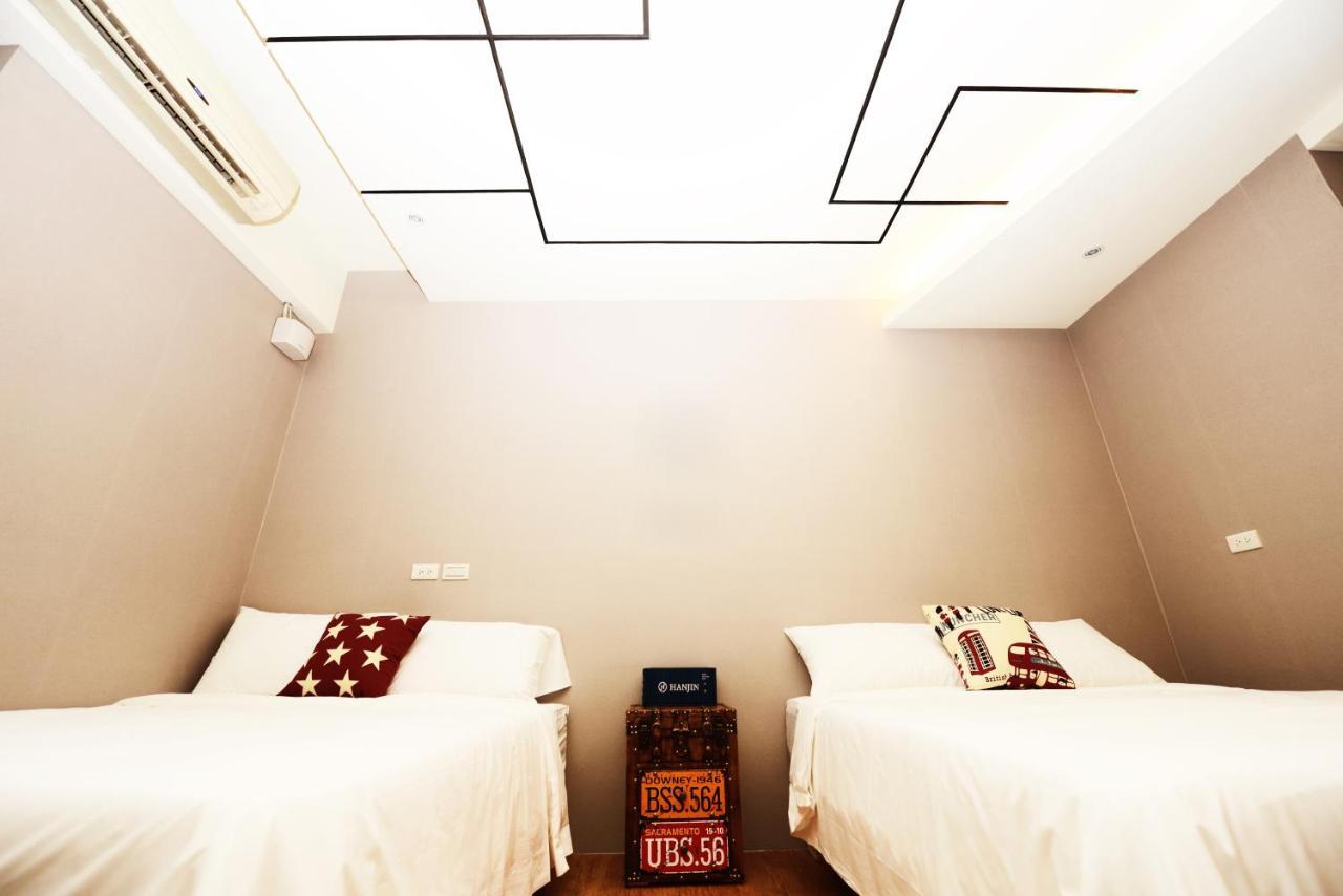 Owl Inn Tainan Exterior photo